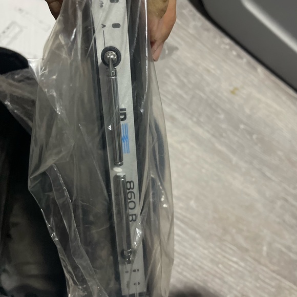 Db Technologies microphone multi frequency 
Comes with bodypack , receiver - Picture 5 of 9